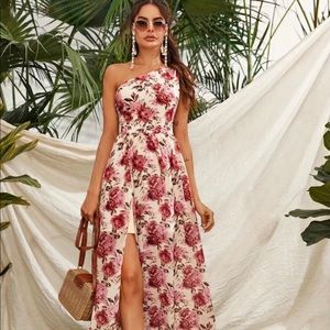 💞One shoulder floral dress💞